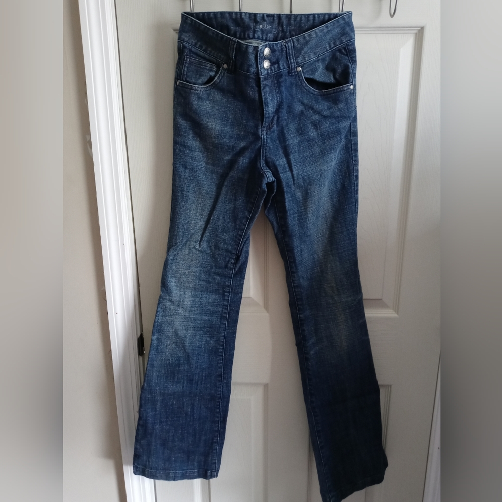 London jeans. Size 6. New w/o tag